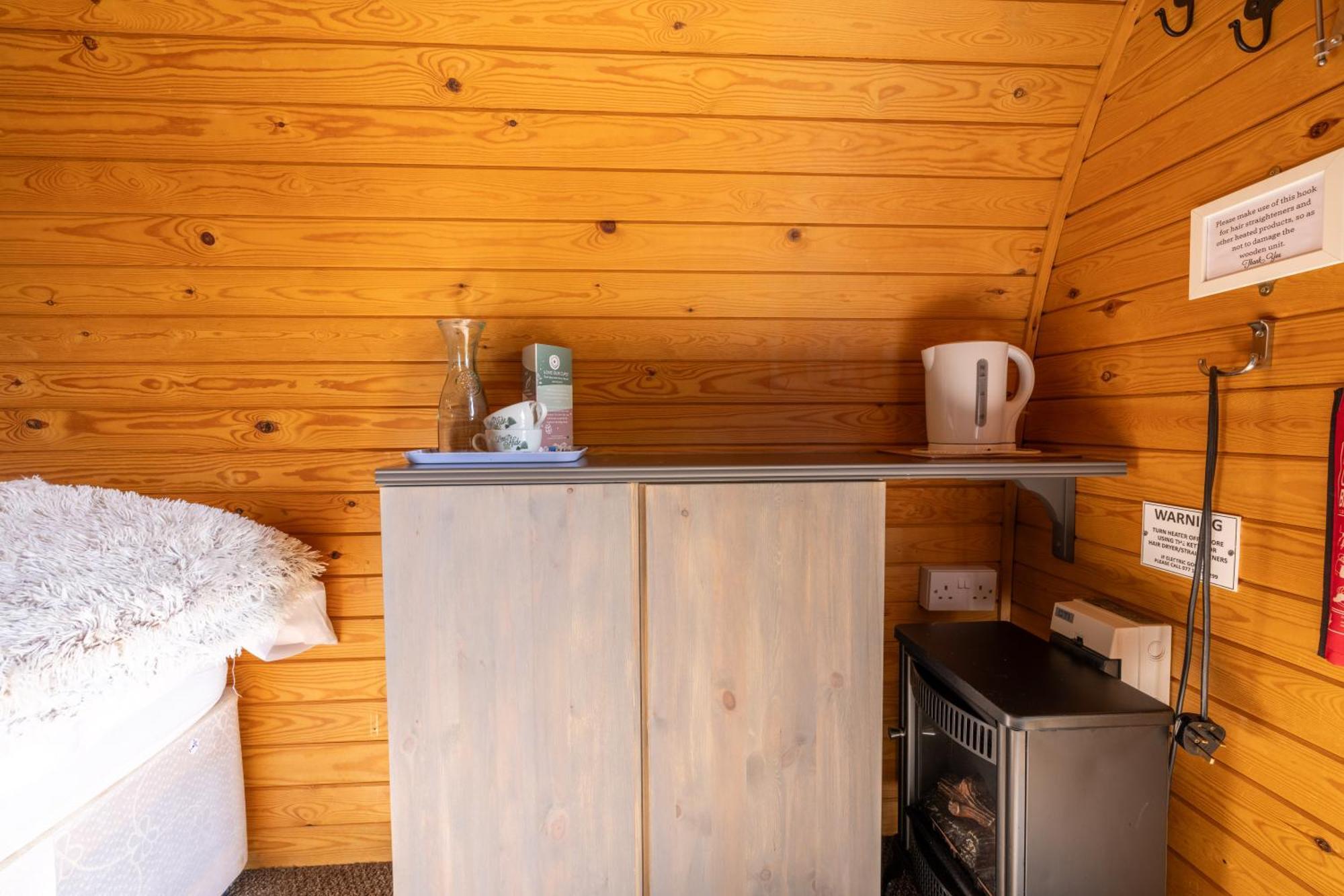 The Little Hide - Adult Only Camping Pods Wigginton  Exterior foto
